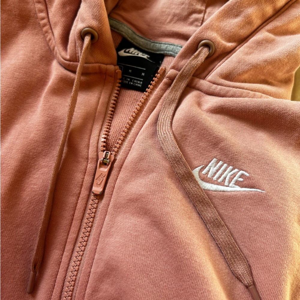 Nike Jacket - Picture 2 of 4